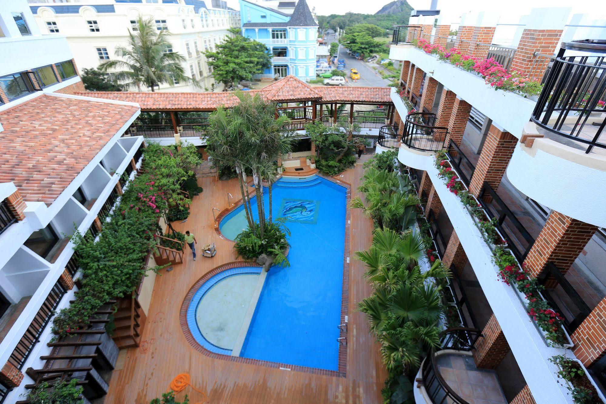 โฮเต็ลเดย์+ เกนติ้ง - สโมคกี้ โจส์ โฮเต็ล Hotel เขิ่นติง ภายนอก รูปภาพ